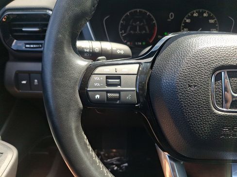Used 2023 Honda Pilot Touring image 23