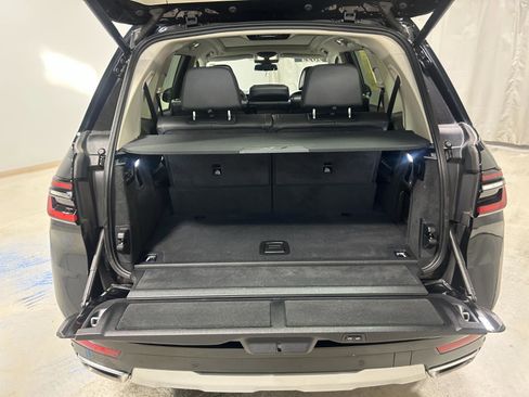 Used 2023 BMW X7 xDrive40i w/ Premium Package image 31