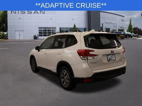 Used 2023 Subaru Forester Premium image 5