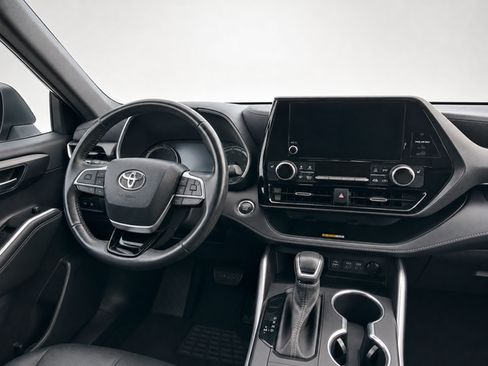 Used 2023 Toyota Highlander XSE FWD image 15