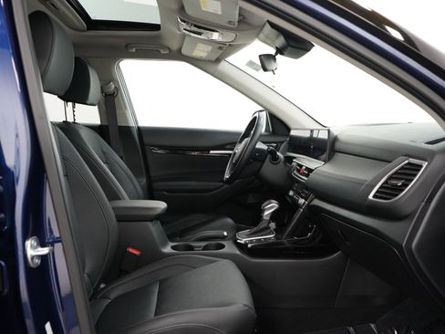 Used 2025 Kia Seltos EX w/ EX Sunroof Package AWD/4WD image 13