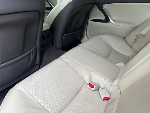 Used 2013 Lexus IS 250 w/ Premium Pkg Value Edition image 4