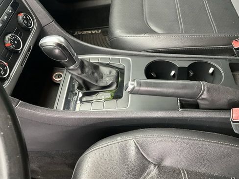 Used 2014 Volkswagen Passat Wolfsburg Edition image 18