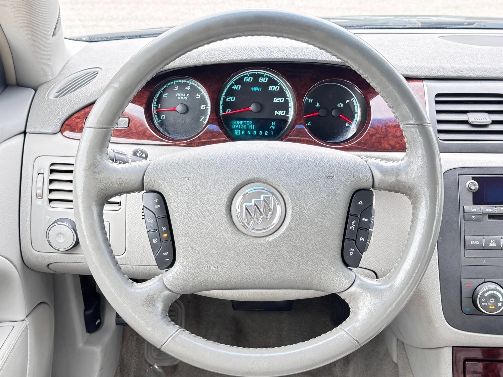 Used 2011 Buick Lucerne CXL FWD image 26