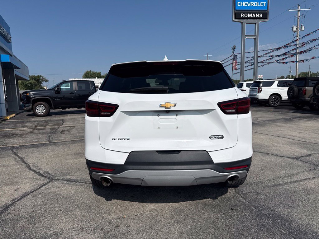 Used 2025 Chevrolet Blazer LT FWD image 5