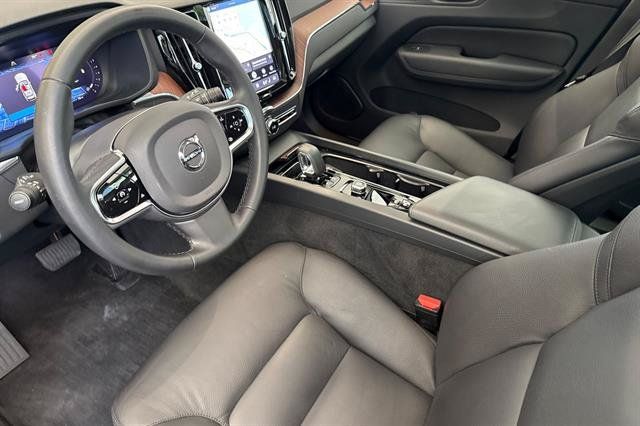Certified 2024 Volvo XC60 B5 Plus w/ Protection Package Premier AWD/4WD image 9