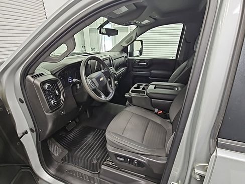 Used 2022 Chevrolet Silverado 2500 Custom w/ Custom Convenience Package image 10