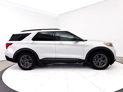 Used 2021 Ford Explorer XLT w/ Equipment Group 202A RWD image 40