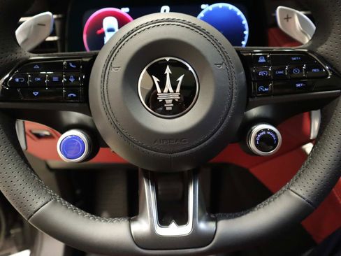 New 2025 Maserati Grecale Modena image 26