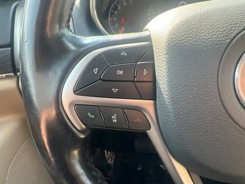 Used 2021 Jeep Grand Cherokee Limited AWD/4WD image 10