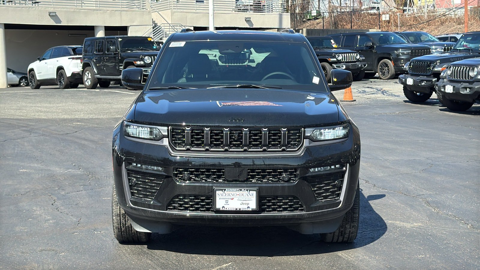 New 2026 Jeep Grand Cherokee Limited AWD/4WD image 2