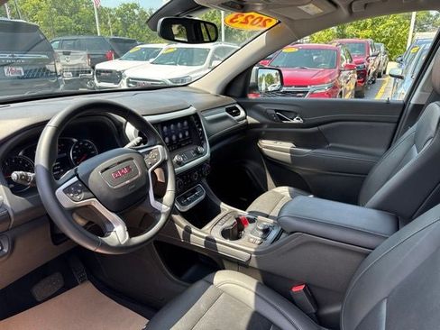 Used 2023 GMC Acadia SLT AWD/4WD image 10
