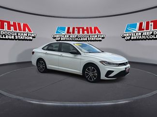 Used 2025 Volkswagen Jetta Sport FWD video 2