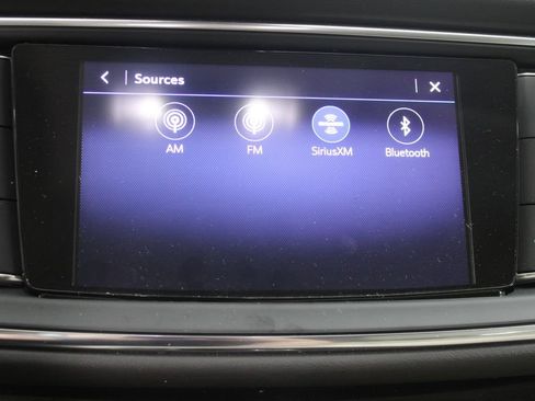 Used 2024 Buick Enclave Essence w/ Technology Package image 33