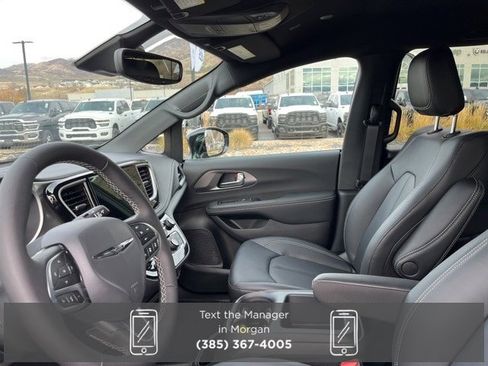 New 2026 Chrysler Pacifica Select image 13