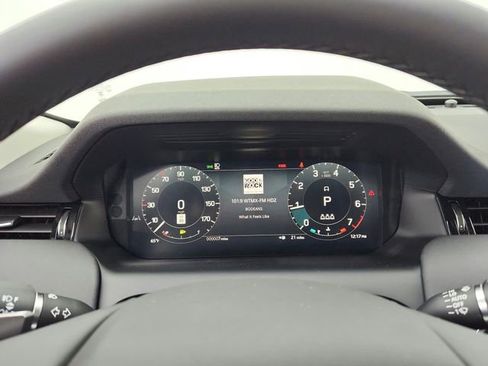 Used 2025 Land Rover Discovery Sport S image 22