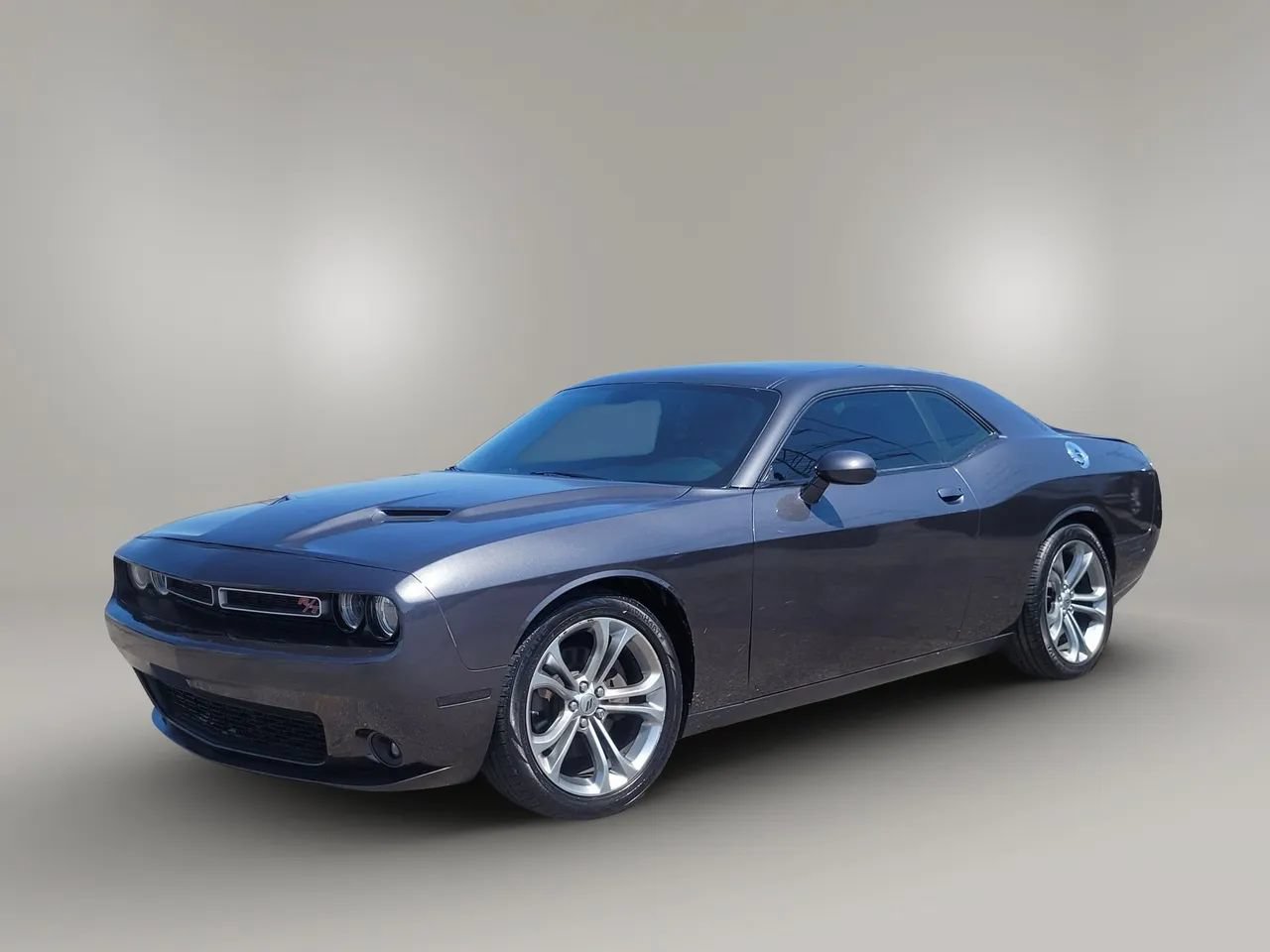 Used 2020 Dodge Challenger R/T RWD image 1