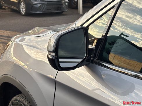 Used 2020 Honda Pilot Touring image 9