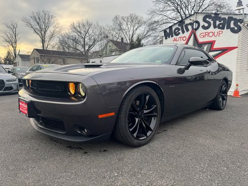 Used 2016 Dodge Challenger R/T Plus image 3