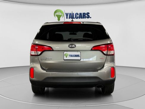 Used 2015 Kia Sorento LX AWD/4WD image 4