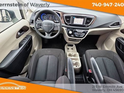 Used 2023 Chrysler Voyager LX FWD image 12