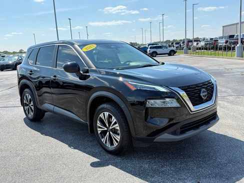 Used 2023 Nissan Rogue SV FWD image 2