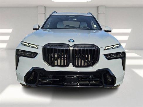 Used 2026 BMW X7 xDrive40i w/ M Sport Package image 8