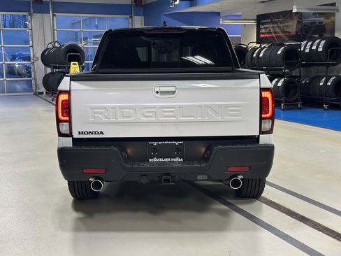 New 2026 Honda Ridgeline Black Edition image 5