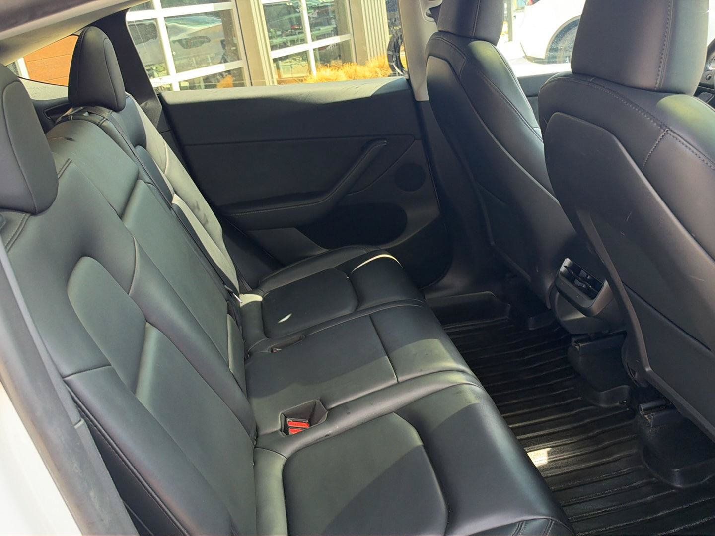 Used 2024 Tesla Model Y Long Range AWD/4WD image 23