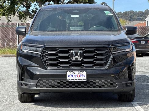 New 2025 Honda Pilot Sport image 9