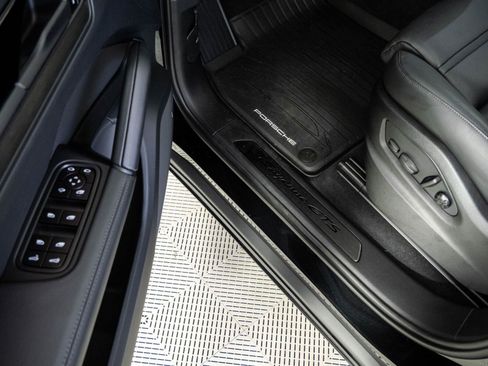 Certified 2026 Porsche Cayenne GTS AWD/4WD image 8