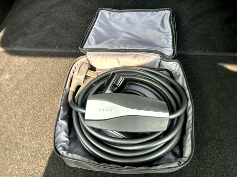 Used 2021 Tesla Model Y Performance image 19