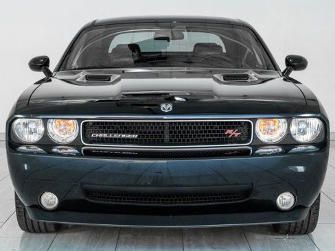 Used 2009 Dodge Challenger R/T RWD image 3