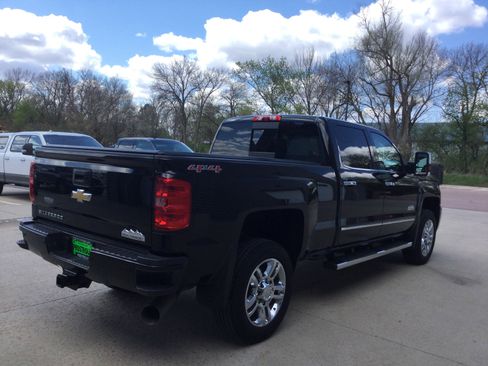Used 2015 Chevrolet Silverado 2500 High Country w/ Duramax Plus Package AWD/4WD image 5