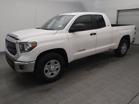 Used 2018 Toyota Tundra SR5 w/ SR5 Upgrade Package image 2