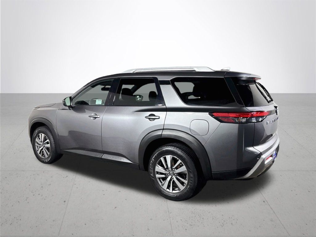 Used 2022 Nissan Pathfinder SL AWD/4WD image 8