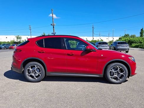 Used 2023 Alfa Romeo Stelvio Ti AWD/4WD image 7