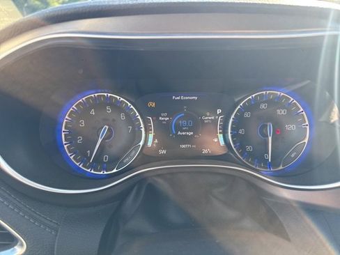 Certified 2019 Chrysler Pacifica Limited image 20