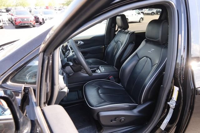 Used 2025 Chrysler Pacifica Limited FWD image 10