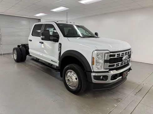 New 2026 Ford F450 XL w/ XL Chrome Package image 3