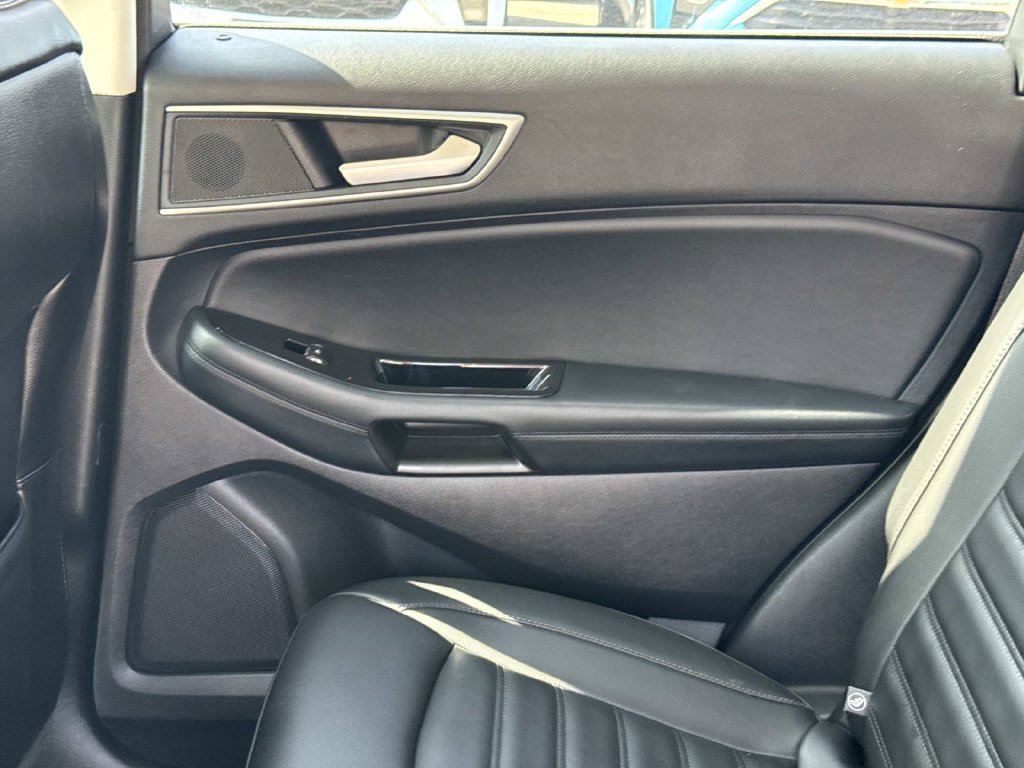 Used 2020 Ford Edge SEL w/ Convenience Package FWD image 12