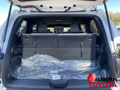 New 2026 Toyota 4Runner SR5 AWD/4WD image 4