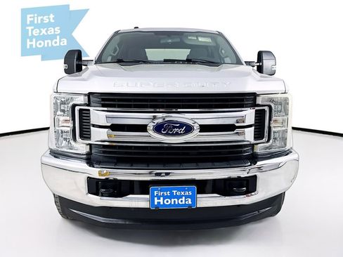 Used 2017 Ford F250 XLT image 2