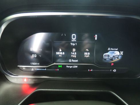 Used 2024 GMC Yukon AT4 w/ AT4 Premium Plus Package image 13