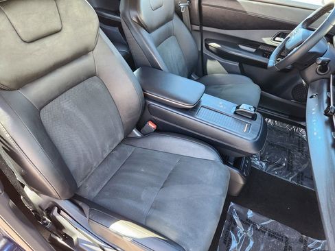 Used 2023 Nissan Ariya AWD image 11