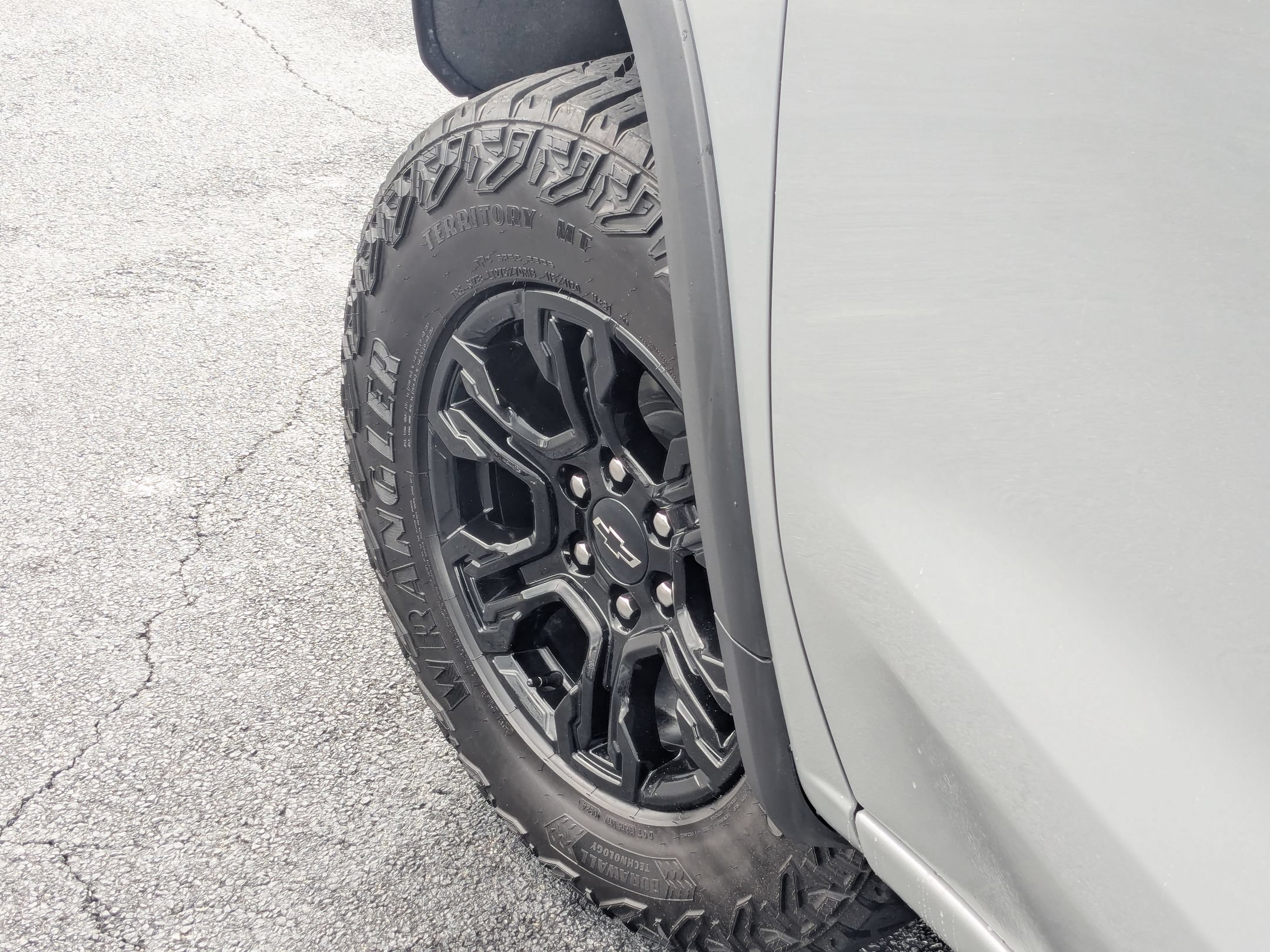 Used 2024 Chevrolet Silverado 1500 ZR2 w/ Technology Package AWD/4WD image 9
