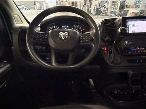 Used 2025 RAM ProMaster 2500 w/ Convenience Group image 13