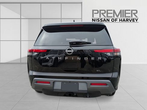 New 2026 Nissan Pathfinder SL w/ SL Premium Package FWD image 4