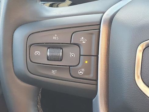 Used 2025 GMC Sierra 1500 SLT image 13