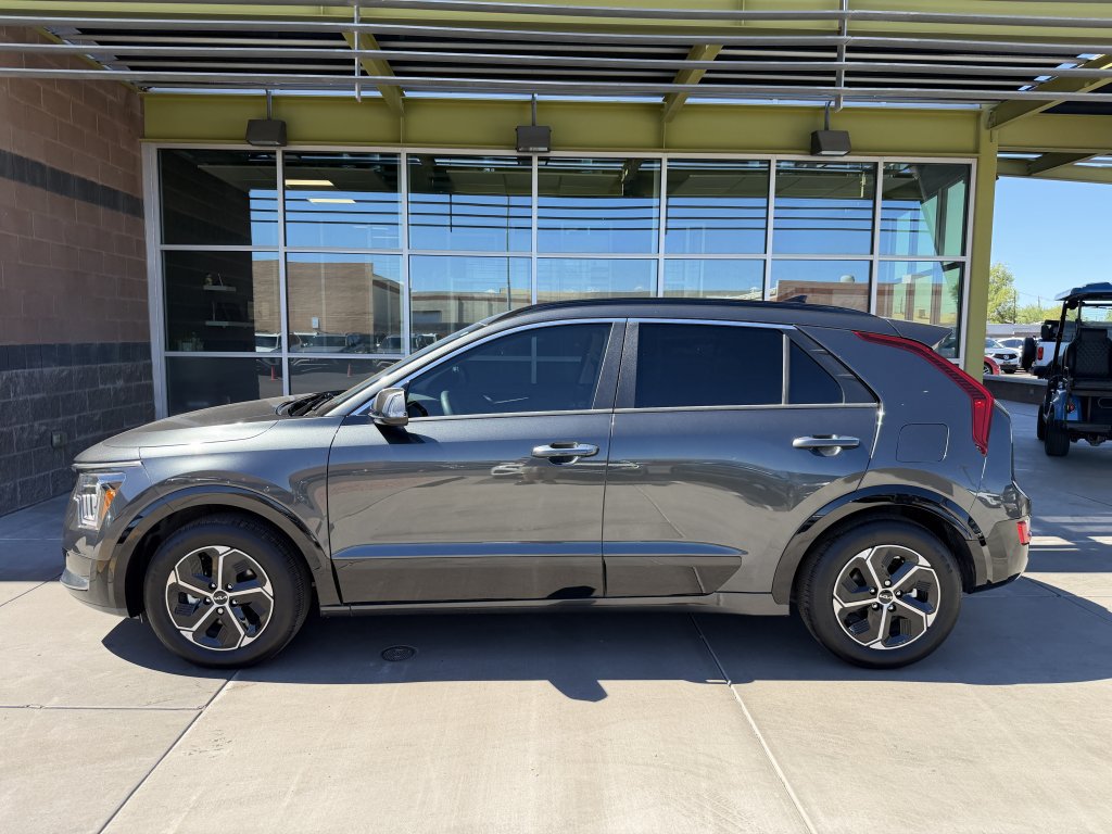Used 2025 Kia Niro FWD image 7
